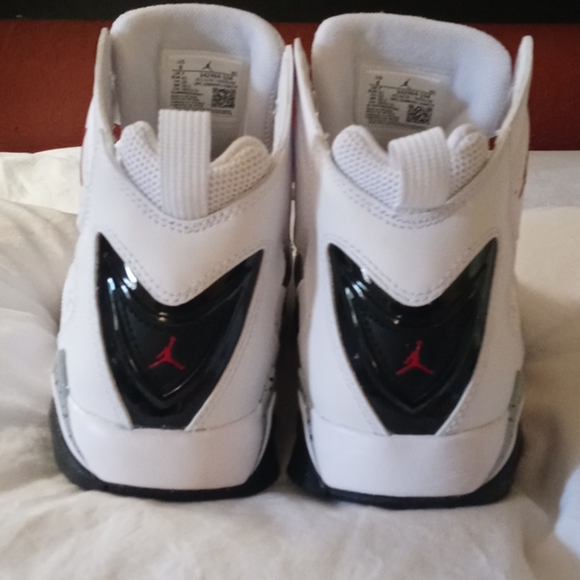 Jordan retros - Picture 4 of 6